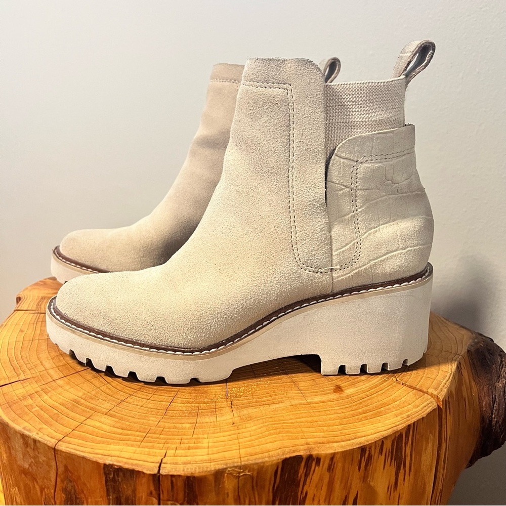 Dolce Vita Huey H2O Waterproof Sandstone Suede Chelsea Boots 6.5